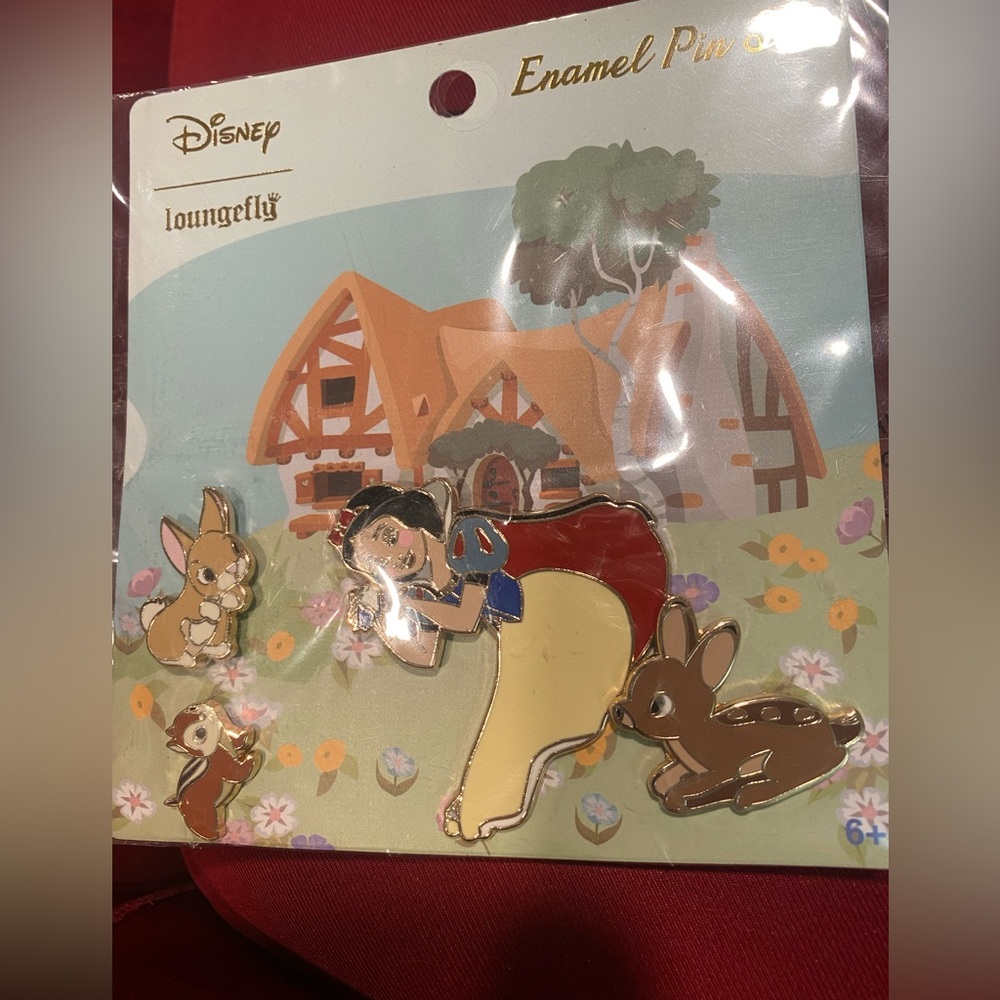 New Loungefly Disney Snow White & Animals 4pc Enamel Pin Set